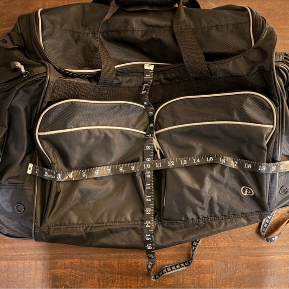 Protege 28 Sports Black Duffel Bag - Picture 10 of 11